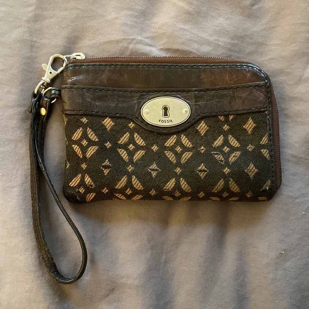 Fossil Wristlet